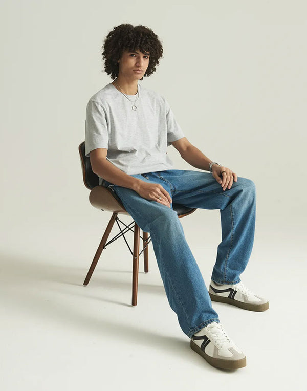 AT002 AWDis Unisex Heather Grey T-Shirt Men's Front View Sitting